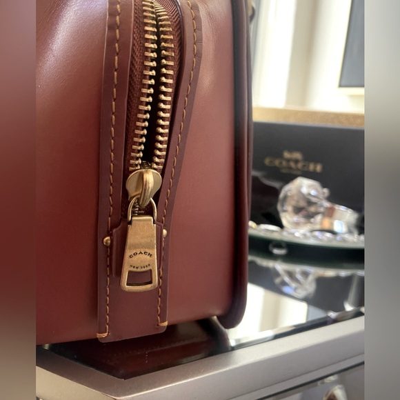 COACH ~BAG - Picture 3 of 7